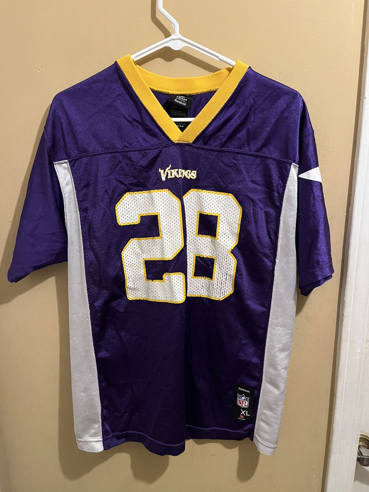 NFL × Vintage Minnesota Vikings Adrian Peterson jersey Size US M / EU 48-50 / 2 - 1 Thumbnail