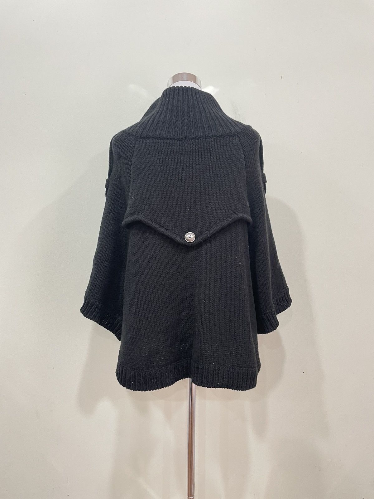 Burberry Burberry Cape Size XS / US 0-2 / IT 36-38 - 2 Thumbnail
