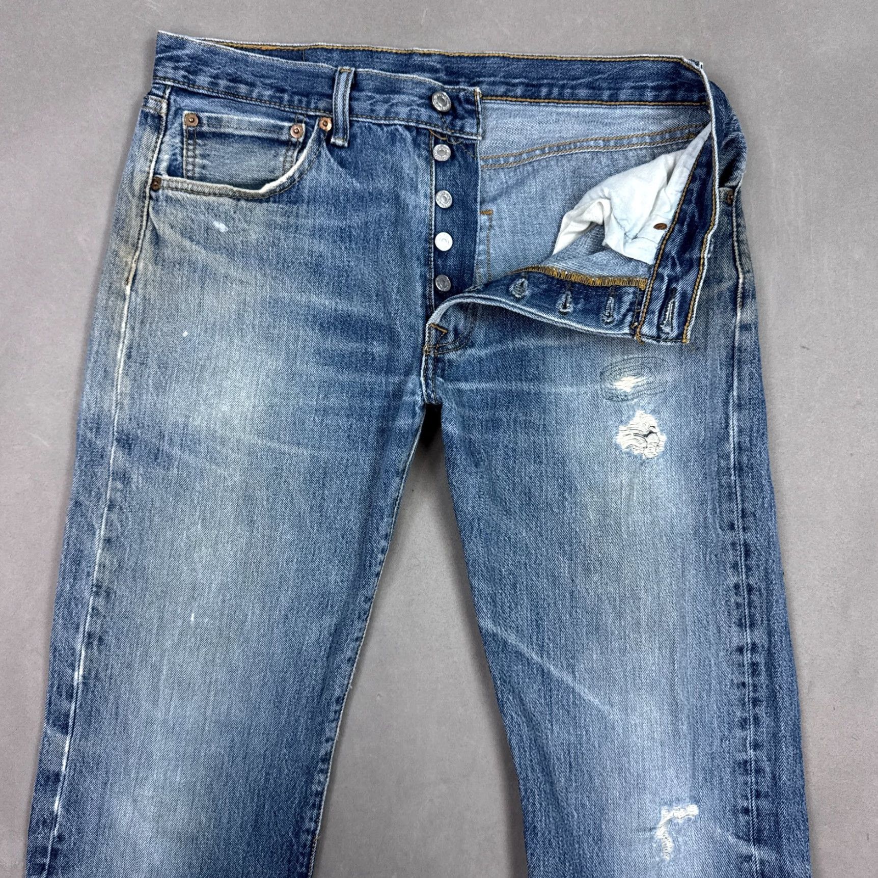 Levi's Levi's 501 Jeans Men 32x30 Blue Pant Button Fly Faded Thrash Repaired (Tag33x32) Size US 33 - 2 Thumbnail