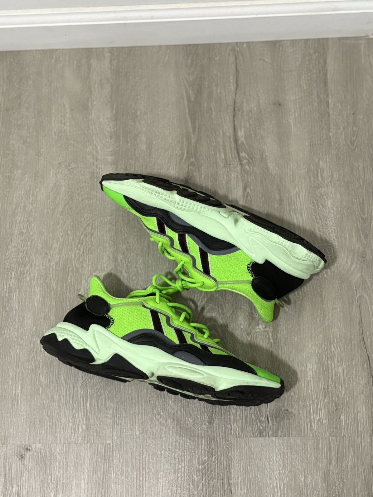 Adidas Adidas Ozweego Size US 9 / EU 42 - 2 Thumbnail