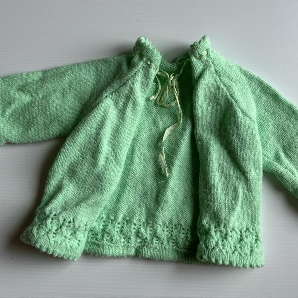 Designer Vintage Crochet Green Vest Size US XXS / EU 40 - 1 Thumbnail
