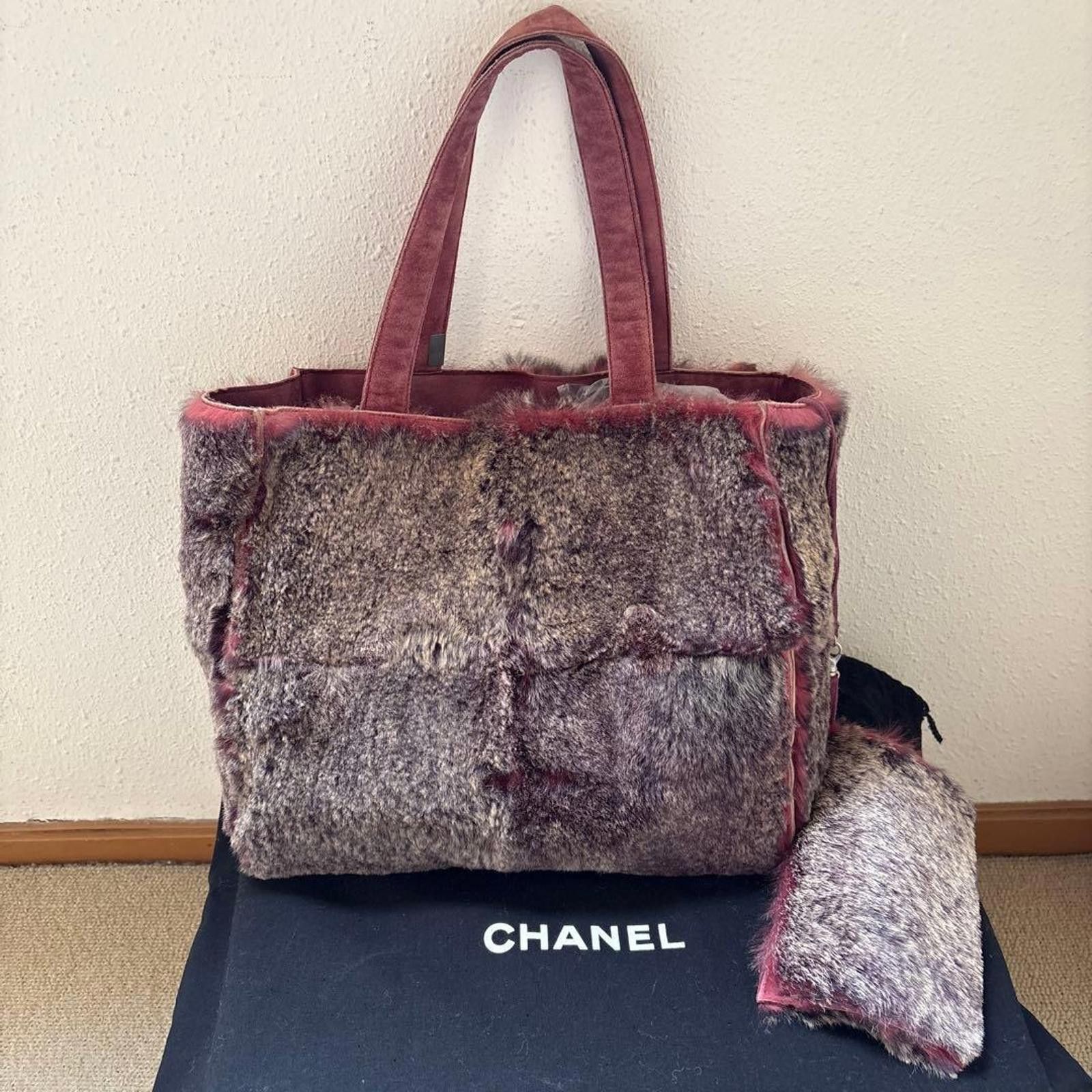 Chanel Chanel - Shearling Tote Bag with Matching Pouch Size ONE SIZE - 4 Thumbnail