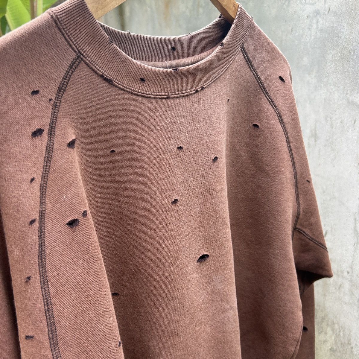 Russell Athletic × Vintage Vintage Thrashed Sun Faded Discus Athletic Brown 🍫 Size US L / EU 52-54 / 3 - 13 Thumbnail