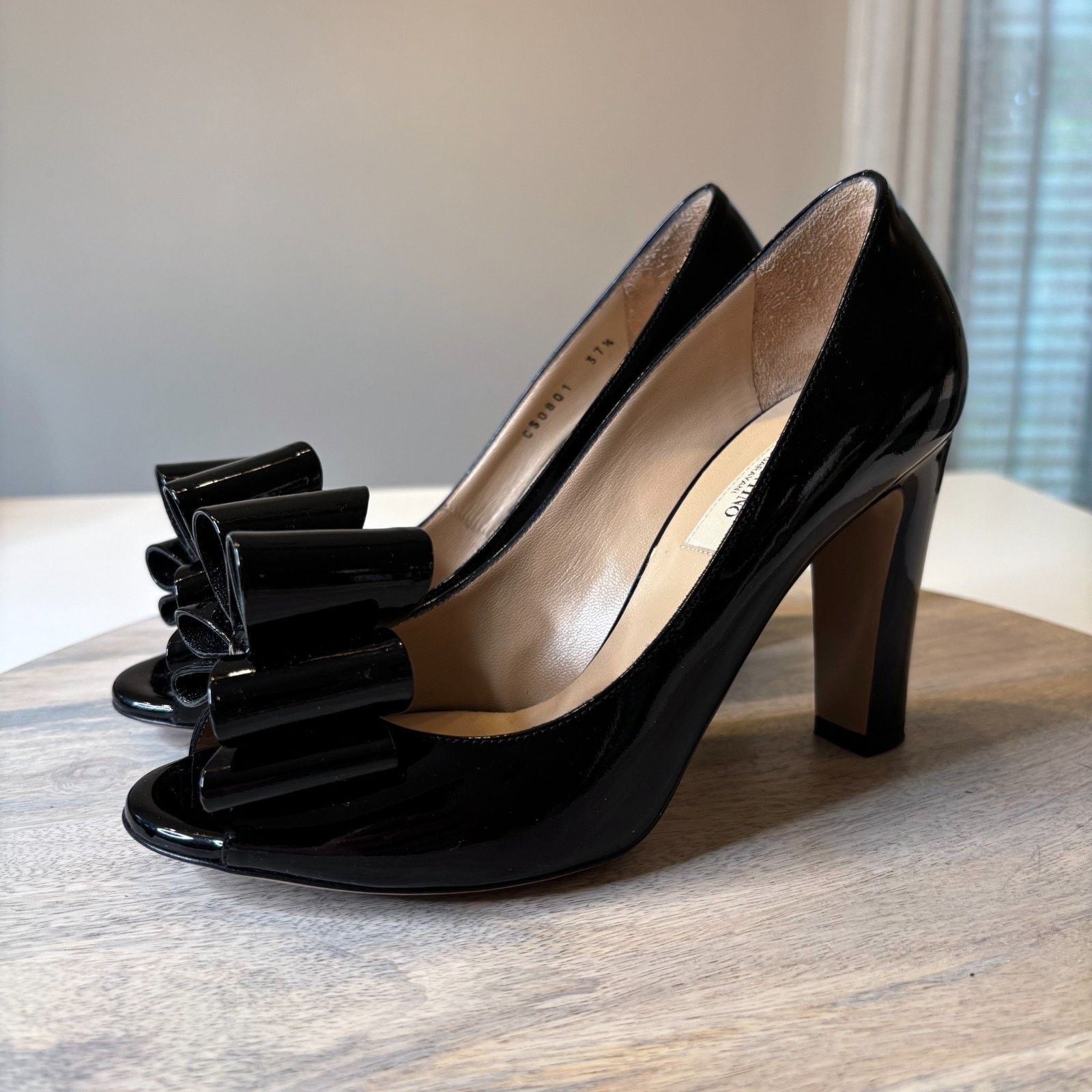 Valentino Valentino Garavani Patent Leather Bow Pumps 37.5 US 7.5 Size US 7.5 / IT 37.5 - 2 Thumbnail