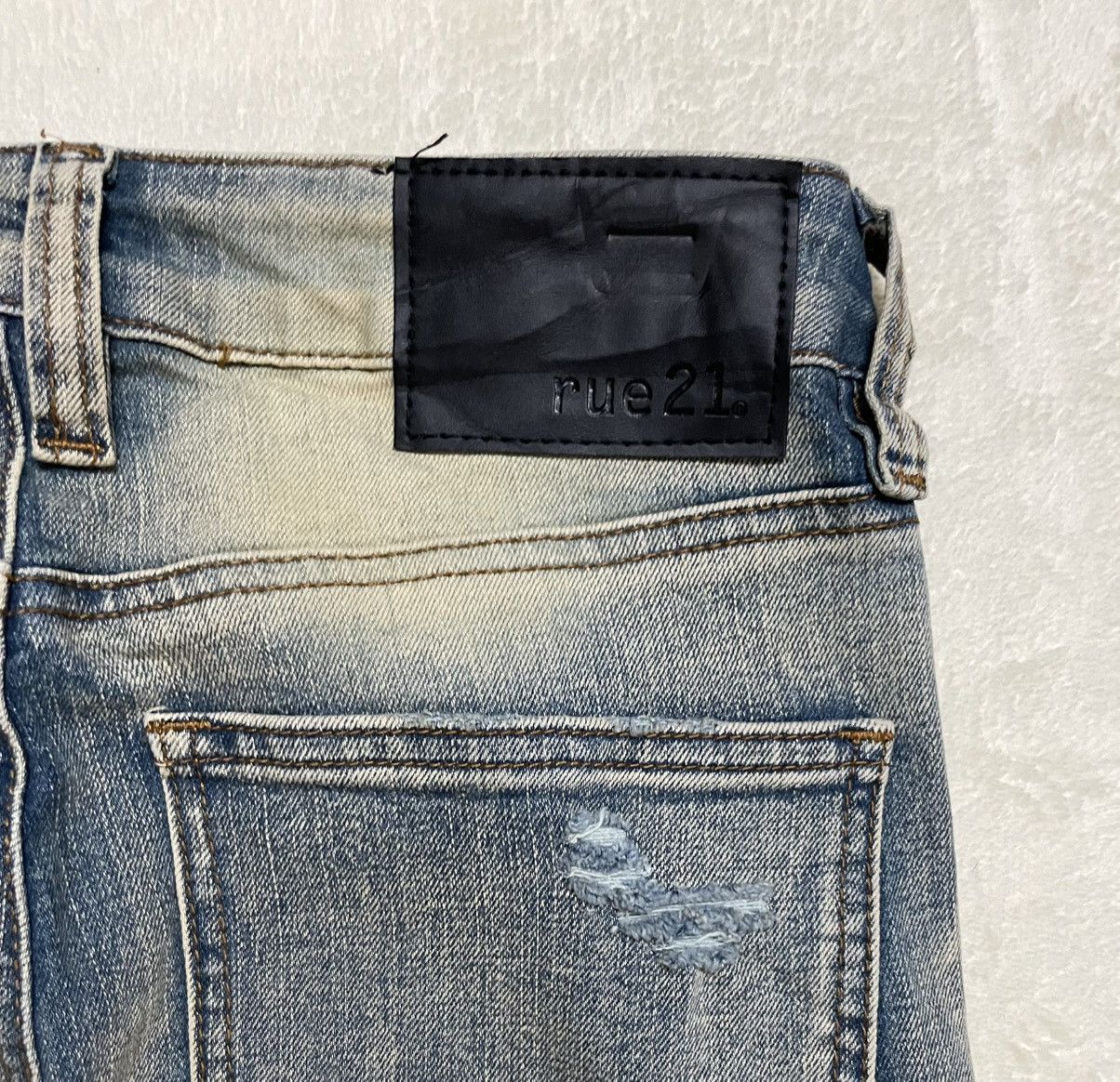 rue21 Vintage Rue21 Skinny Distress Ripped Mudwash Jeans Size US 27 - 15 Thumbnail