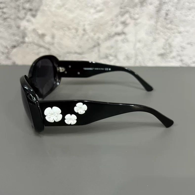 Chanel Chanel Sunglasses in Excellent Condition Size ONE SIZE - 3 Thumbnail