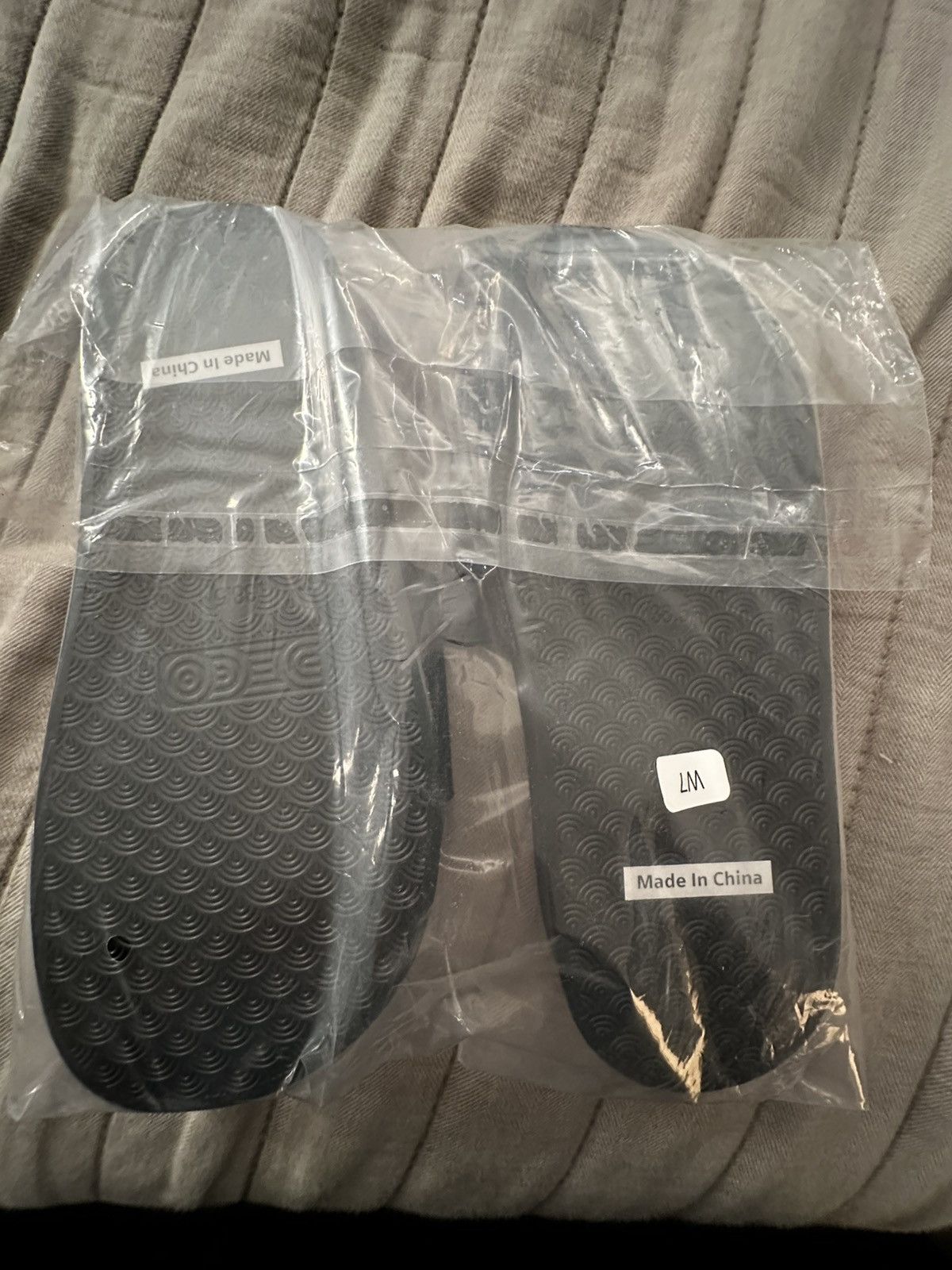 Travis Scott Unreleased Travis Scott Cacti Women’s Slides Size US 7 / IT 37 - 2 Thumbnail