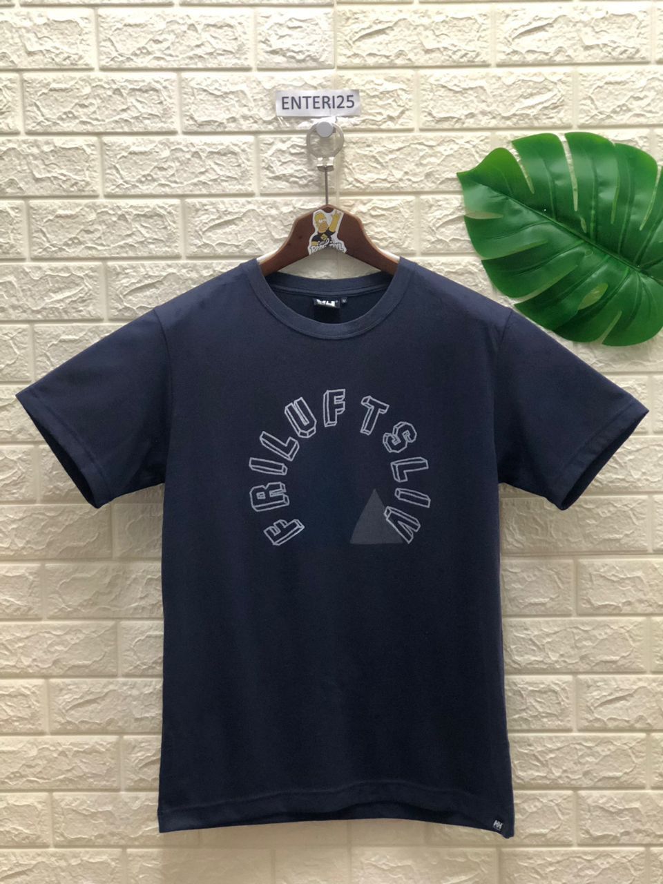 Vintage Vintage Helly Hansen Tees Medium Size Size US M / EU 48-50 / 2 - 1 Thumbnail