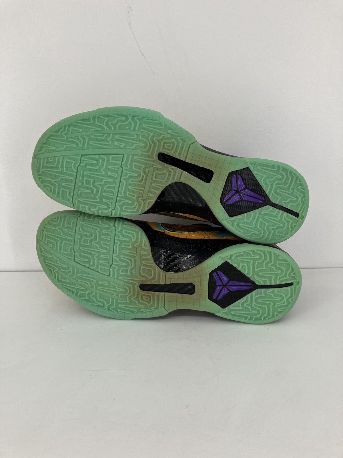 Nike Nike Kobe 5 Prelude (Finals MVP) Size US 10 / EU 43 - 4 Thumbnail