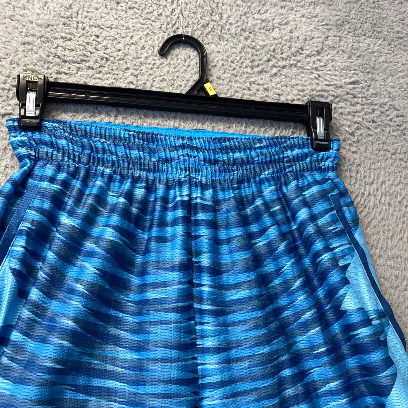 Nike Nike Shorts Adult S blue Basketball Running Mens 37-68 Regular solid Athletic Color: Blue Size US 29 - 4 Thumbnail