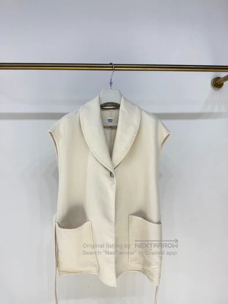 Hermes Hermes Pig Nose Silver Buckle Cashmere Vest Jacket Size XS / US 0-2 / IT 36-38 - 2 Thumbnail