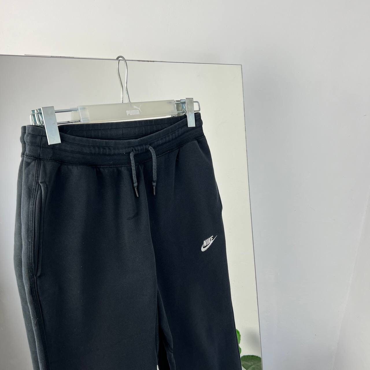 Vintage Sweatpants Nike Black Mini Swoosh Y2K Style Baggy Fit Size US 30 / EU 46 - 3 Thumbnail