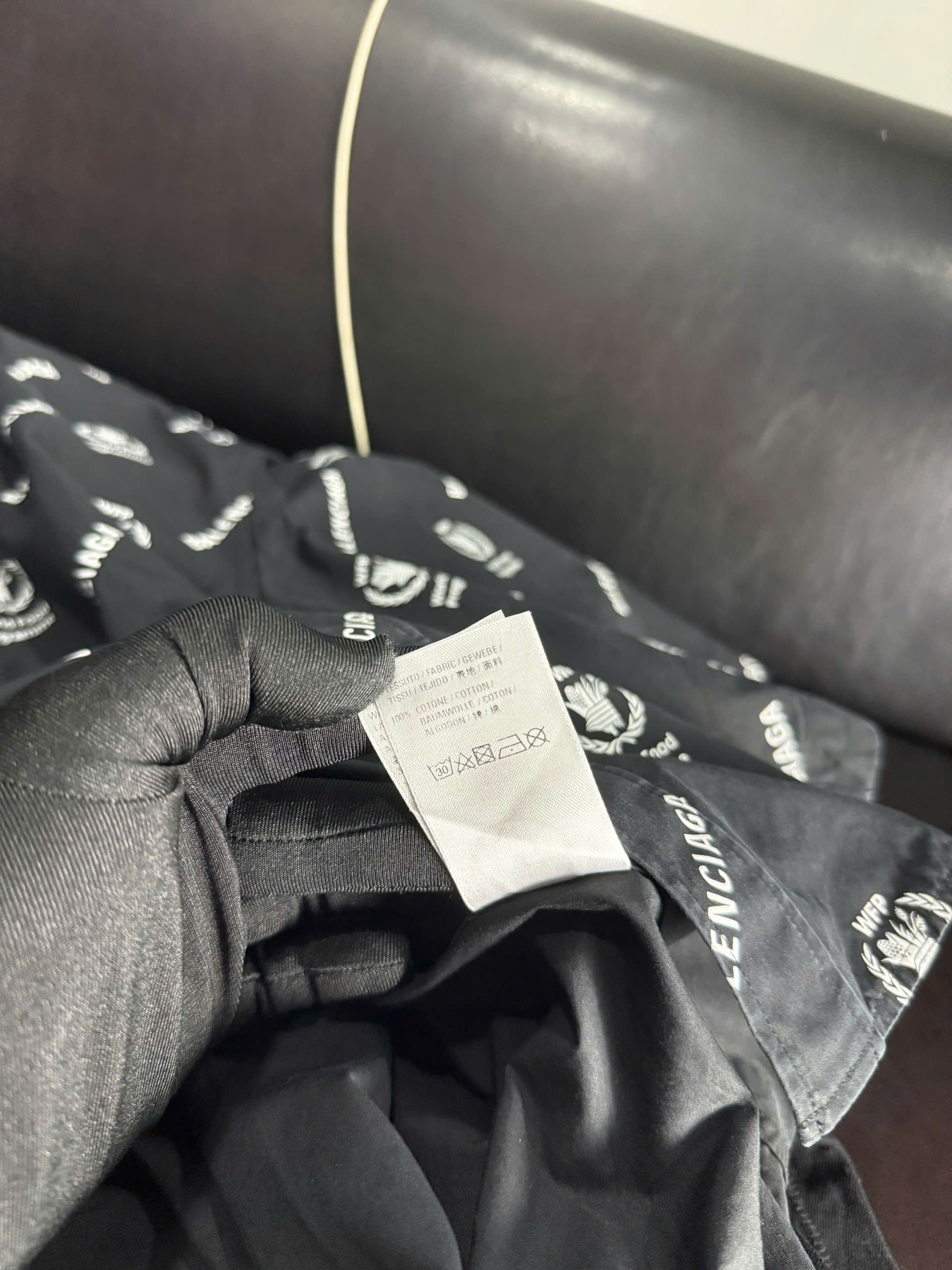 Balenciaga BALENCIAGA SHIRT Size US M / EU 48-50 / 2 - 4 Thumbnail