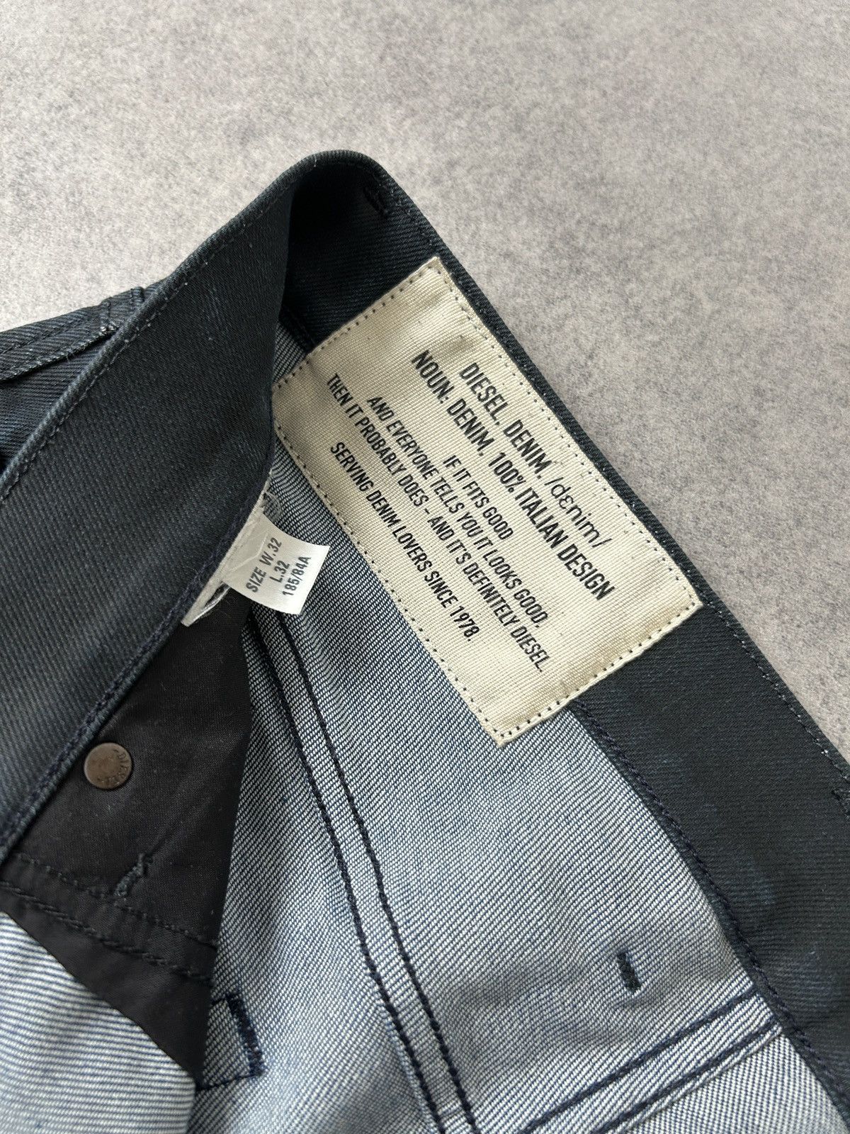 Diesel Black Gold Diesel Waxed Black jeans mens Tepphar-X slim-carrot size 32 Size US 32 / EU 48 - 9 Thumbnail