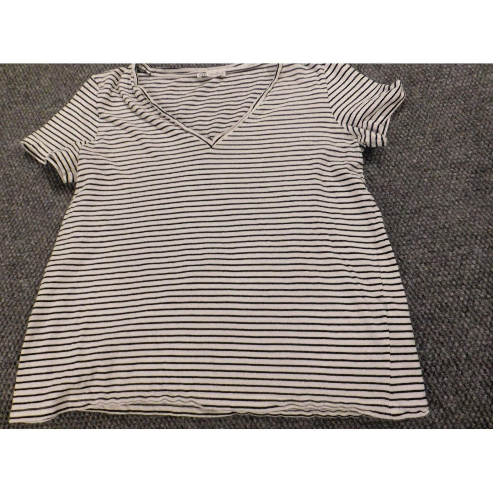 Zara Zara Blouse White Striped Knit Short Sleeve V-Neck Pullover Regular L Womens Dress Shirt Size L / US 10 / IT 46 - 3 Thumbnail