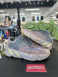 Kanye west cheap yeezy 700 mauve