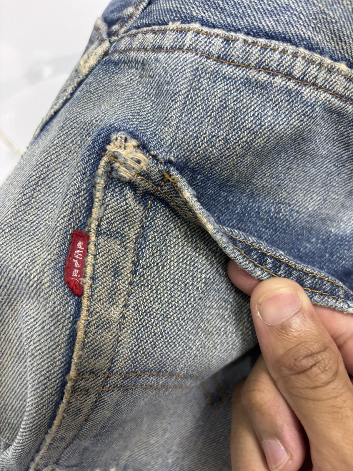 Levi's 🔥VTG LEVIS 501 BUTTON 6 SELVEDGE THRASHED DISTRESSED DENIM Size US 32 / EU 48 - 16 Thumbnail