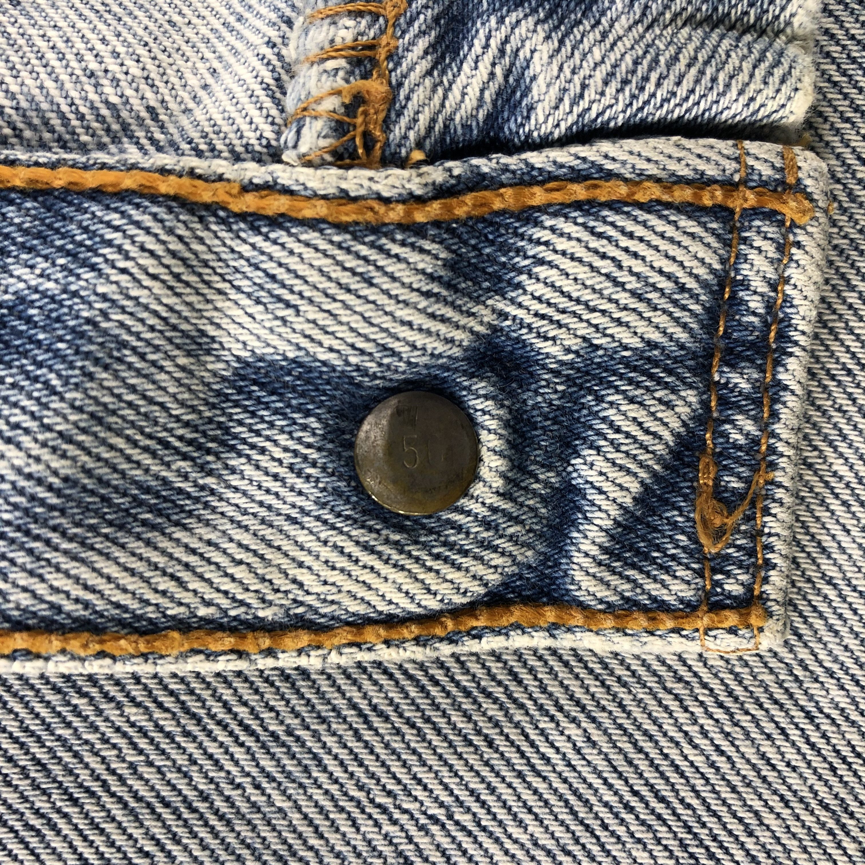Levi's × Vintage Vintage 90s Light Wash Levis 501 Jeans-JM2832 Size US 29 - 12 Thumbnail