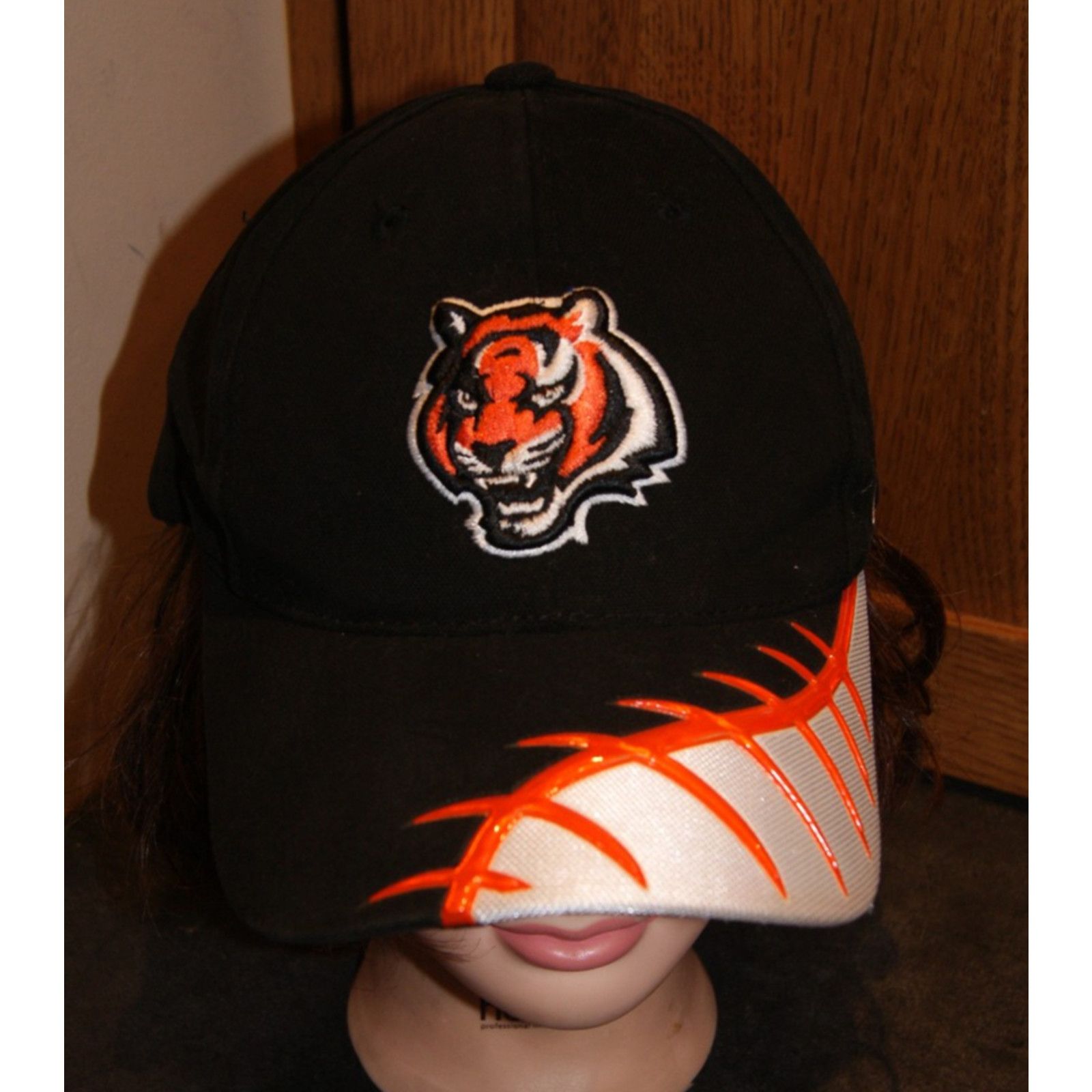 Reebok VTG Cincinnati Bengals Reebok NFL Pro Hat Cap RARE Stitches Size ONE SIZE - 1 Thumbnail
