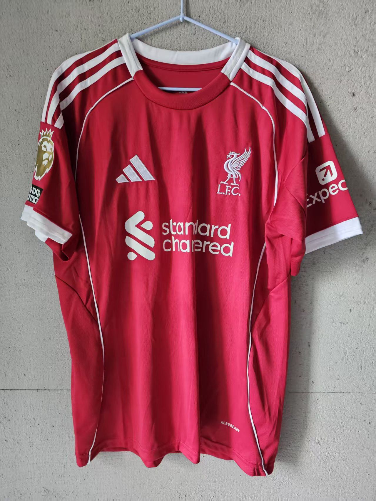 Other 9 Alexander Isak Jersey 2025 26 Liverpool Size US XL / EU 56 / 4 - 2 Thumbnail