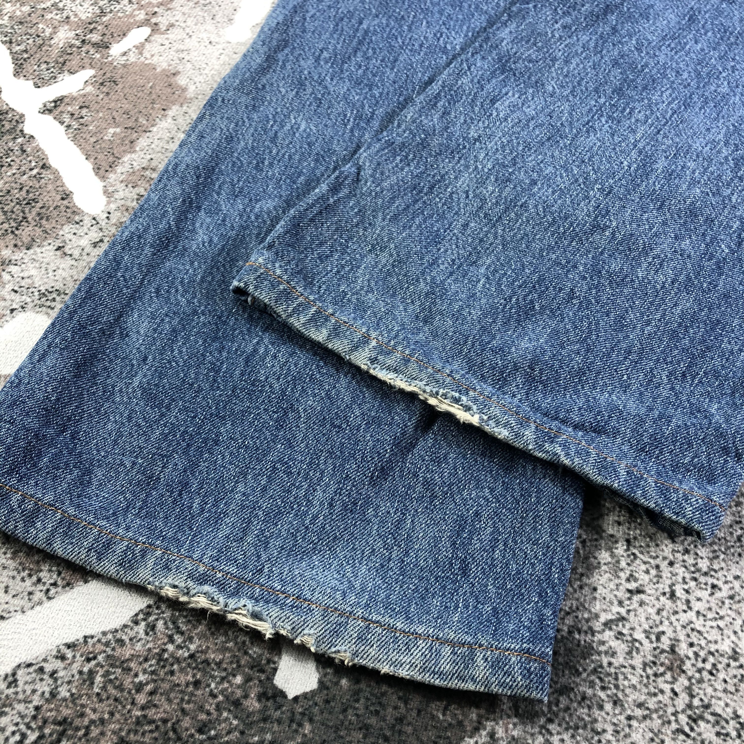 Levi's Vintage Levis 519 Jeans Medium Wash Denim KJ1863 Size US 33 - 6 Thumbnail