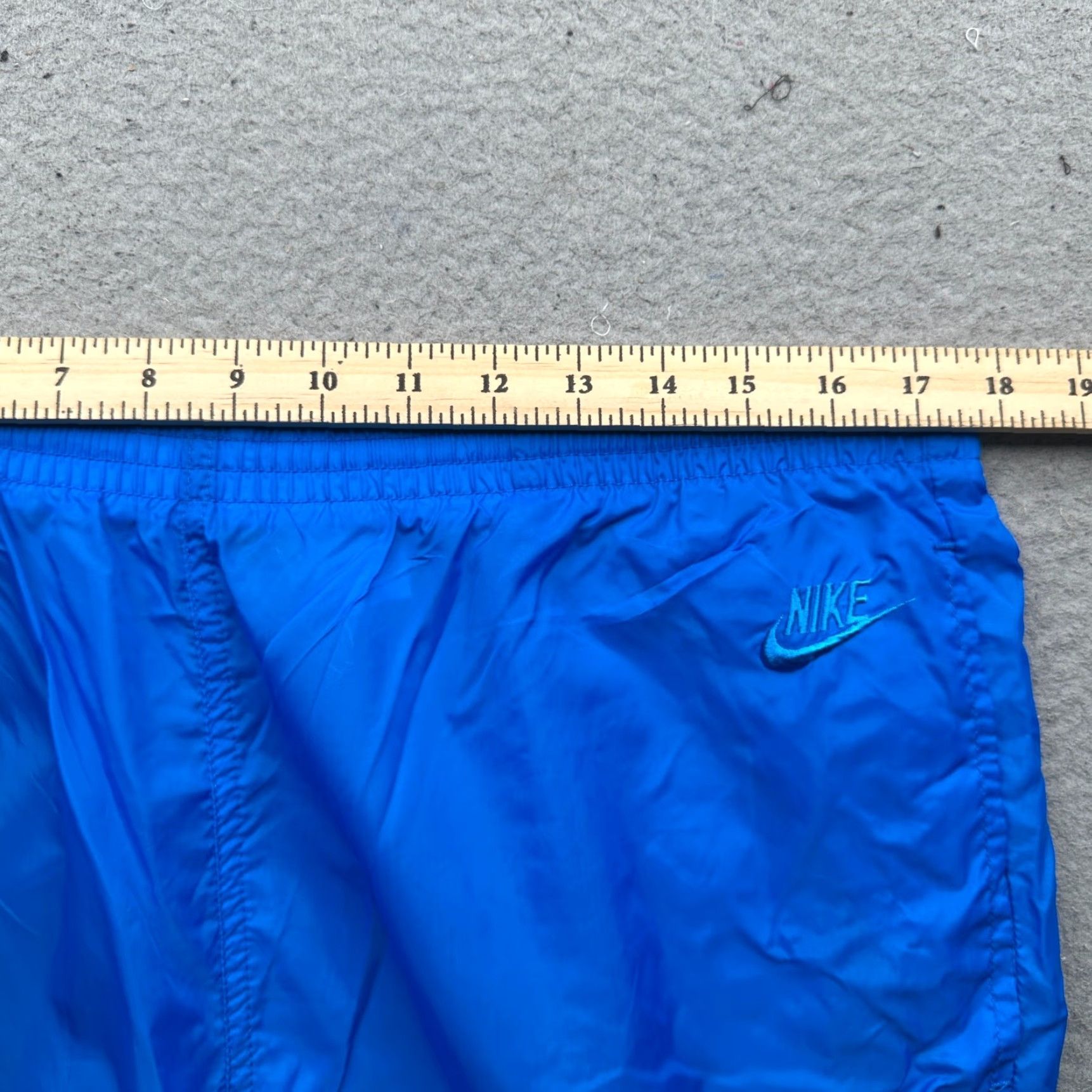 Nike VINTAGE Nike Windbreaker Nylon Pants Drawstring Blue Mens Large 90s Logo Lip? Size US 33 - 6 Thumbnail