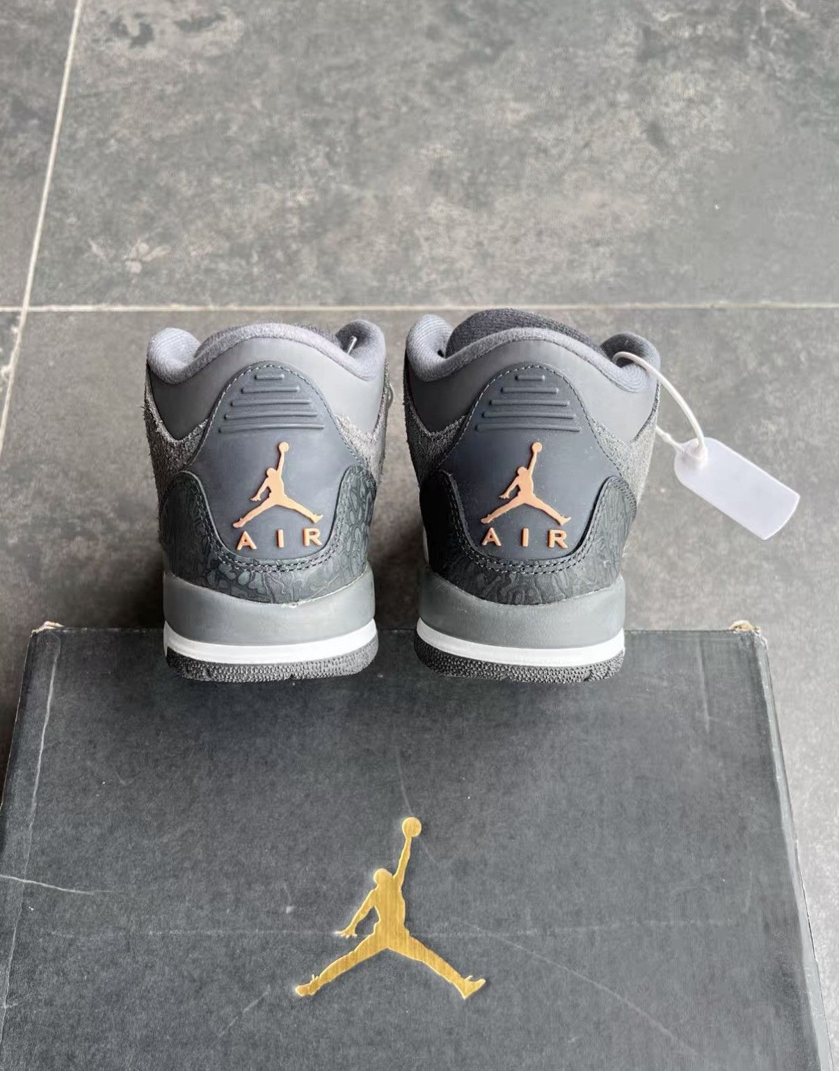 Jordan Brand Air Jordan 3 Retro Suede Grey J42 Size US 5.5 / IT 35.5 - 3 Thumbnail