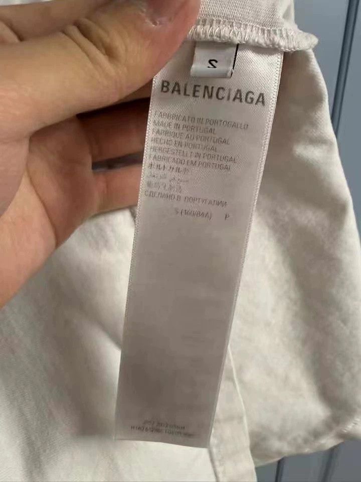Balenciaga Balenciaga Front and back small fuzzy logo short sleeve Size US S / EU 44-46 / 1 - 4 Thumbnail