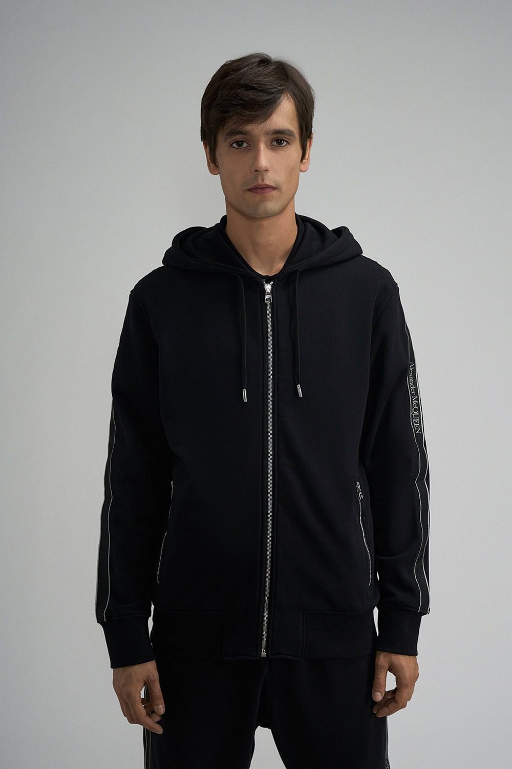 Alexander McQueen o1srvl11e0226 Tape Zip Up Hoodie In Black Size US S / EU 44-46 / 1 - 4 Thumbnail