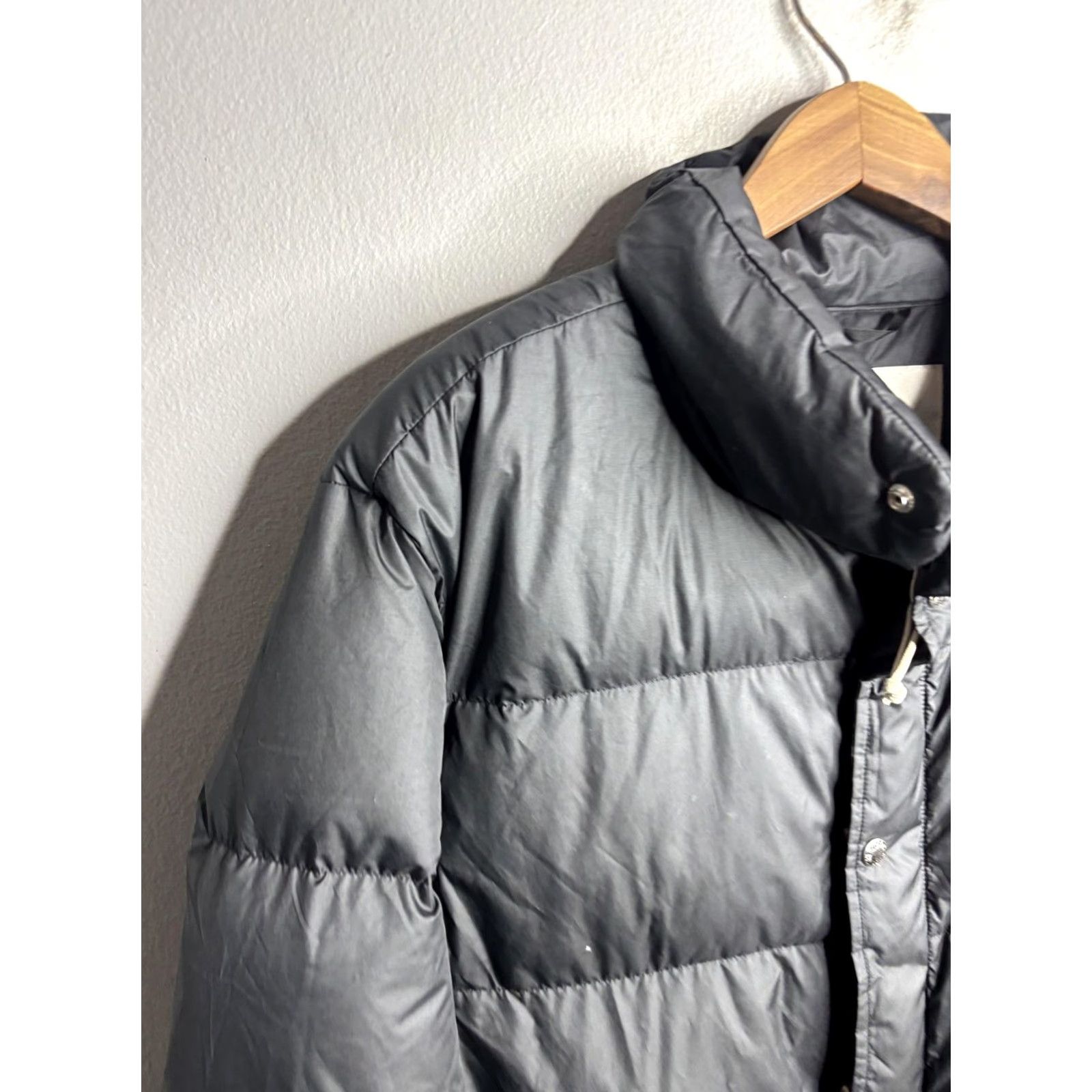 The North Face The North Face Jacket Mens M Gray Down Puffer Quilted Full Zip Snap Winter Size US M / EU 48-50 / 2 - 2 Thumbnail