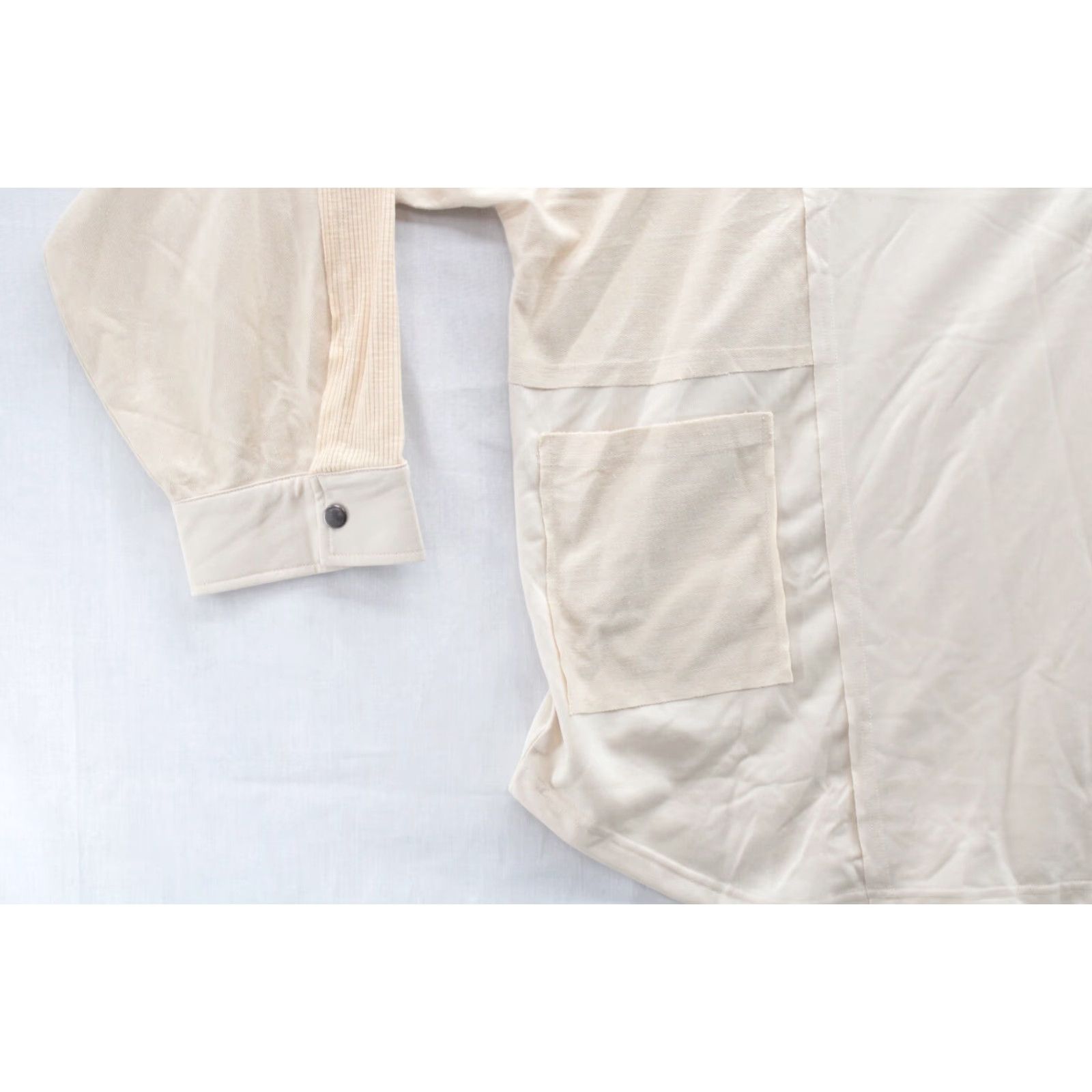 Vintage NWT Heyson Oversized Shirt Women’s 3X Tan Pocket 1/2 Snap-Up Long Sleeve Shirt Woman 3X Beige Poly / Rayon Blouse Jeans/Workwear? Size XXL / US 16-18 / IT 52-54 - 4 Thumbnail