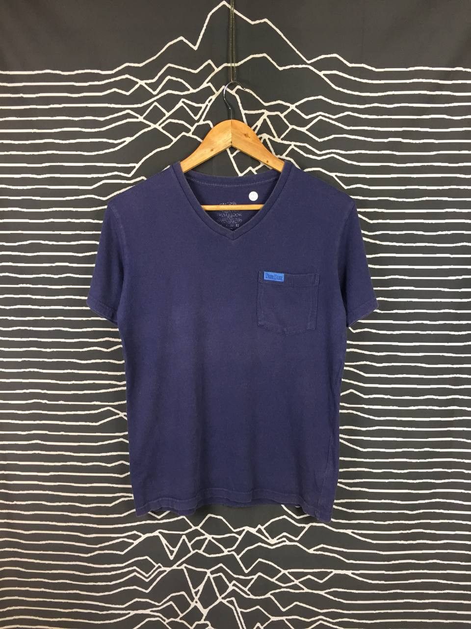 Blue Blue Japan BLUE BLUE Japan x Fruit of the Loom V-Neck Pocket Tee Size US S / EU 44-46 / 1 - 2 Thumbnail