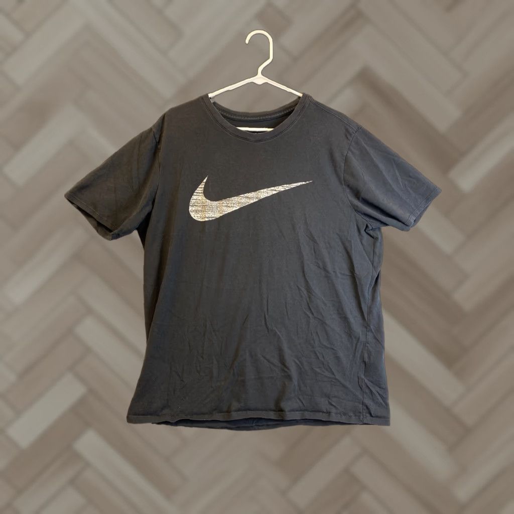 Nike Nike Shirt Mens XL Swoosh black White Short Sleeve 94-11 Size US XL / EU 56 / 4 - 1 Thumbnail