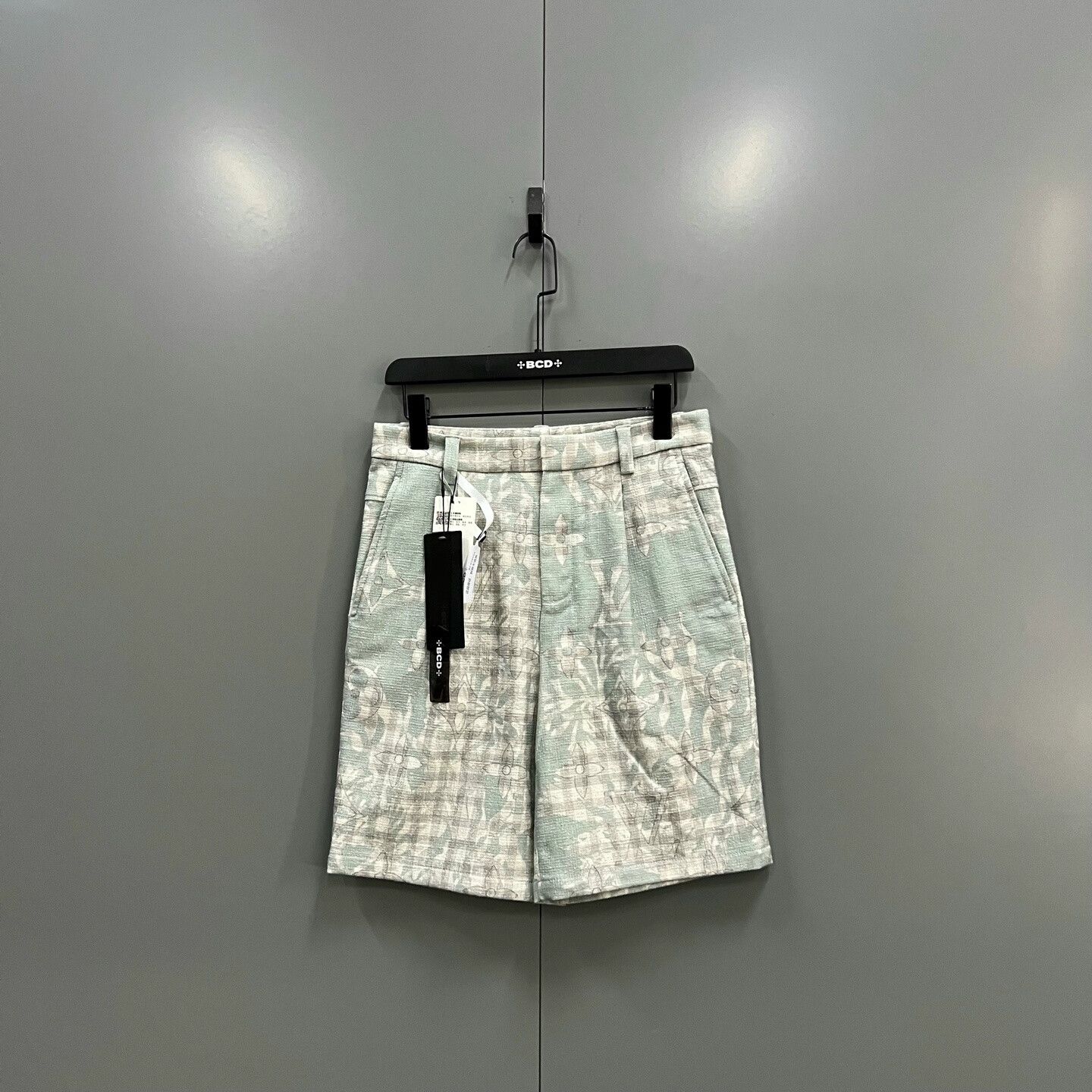 Louis Vuitton Louis Vuitton Check Logo Print Shorts Size US 28 / EU 44 - 6 Thumbnail