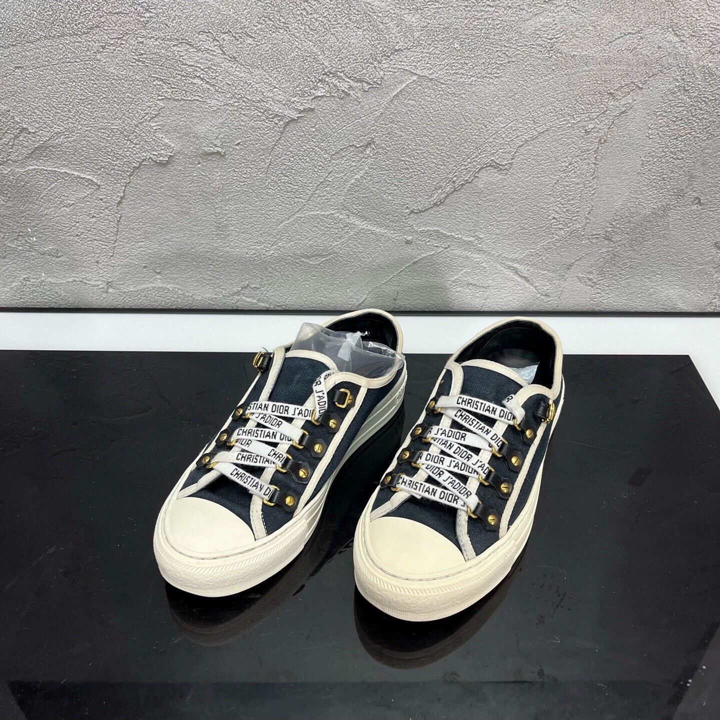Dior DIOR slogan laced sneaker 98 new 37 Size US 6 / IT 36 - 1 Thumbnail