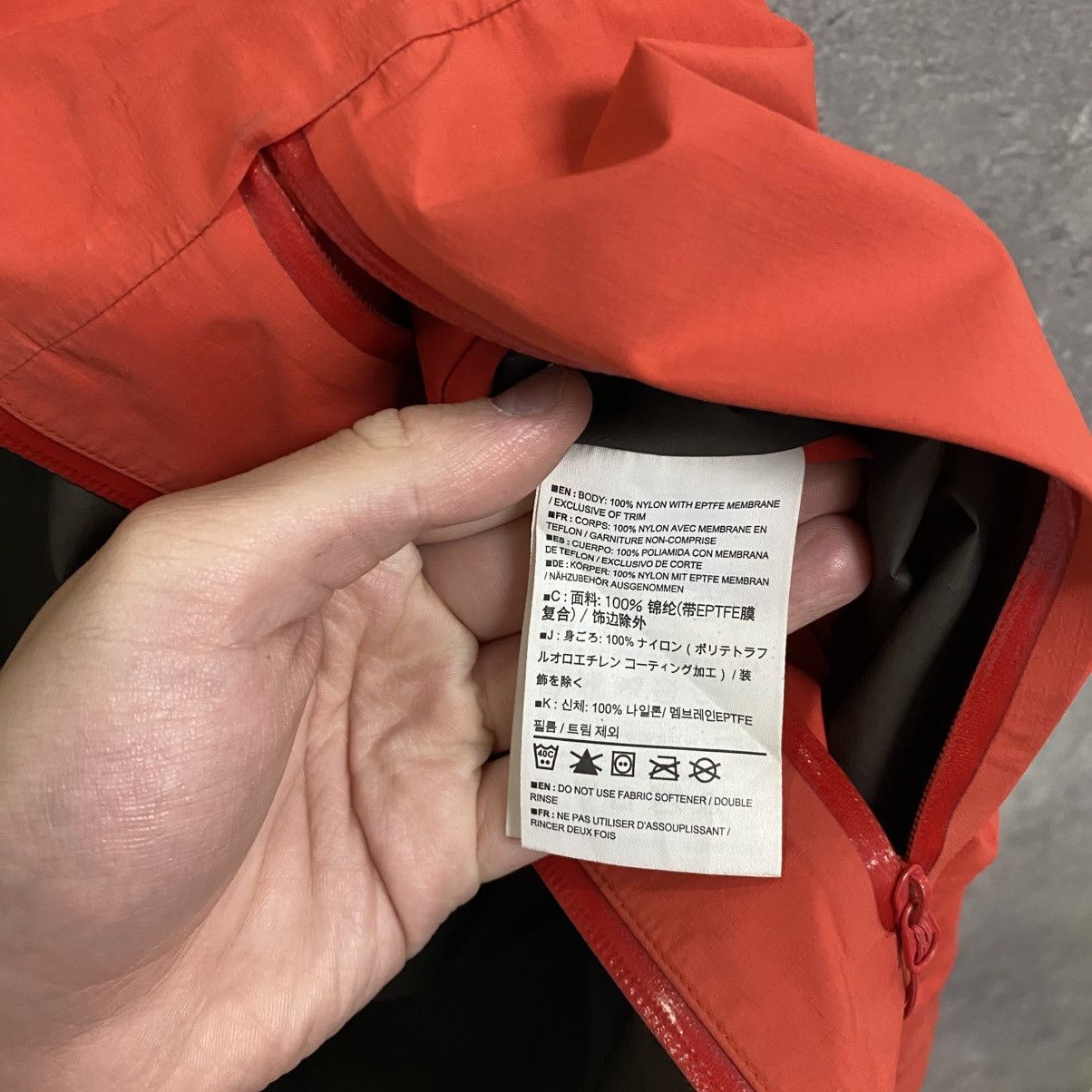 Arc'teryx Men's Arcteryx Beta Gore-Tex Jacket Size US L / EU 52-54 / 3 - 21 Thumbnail