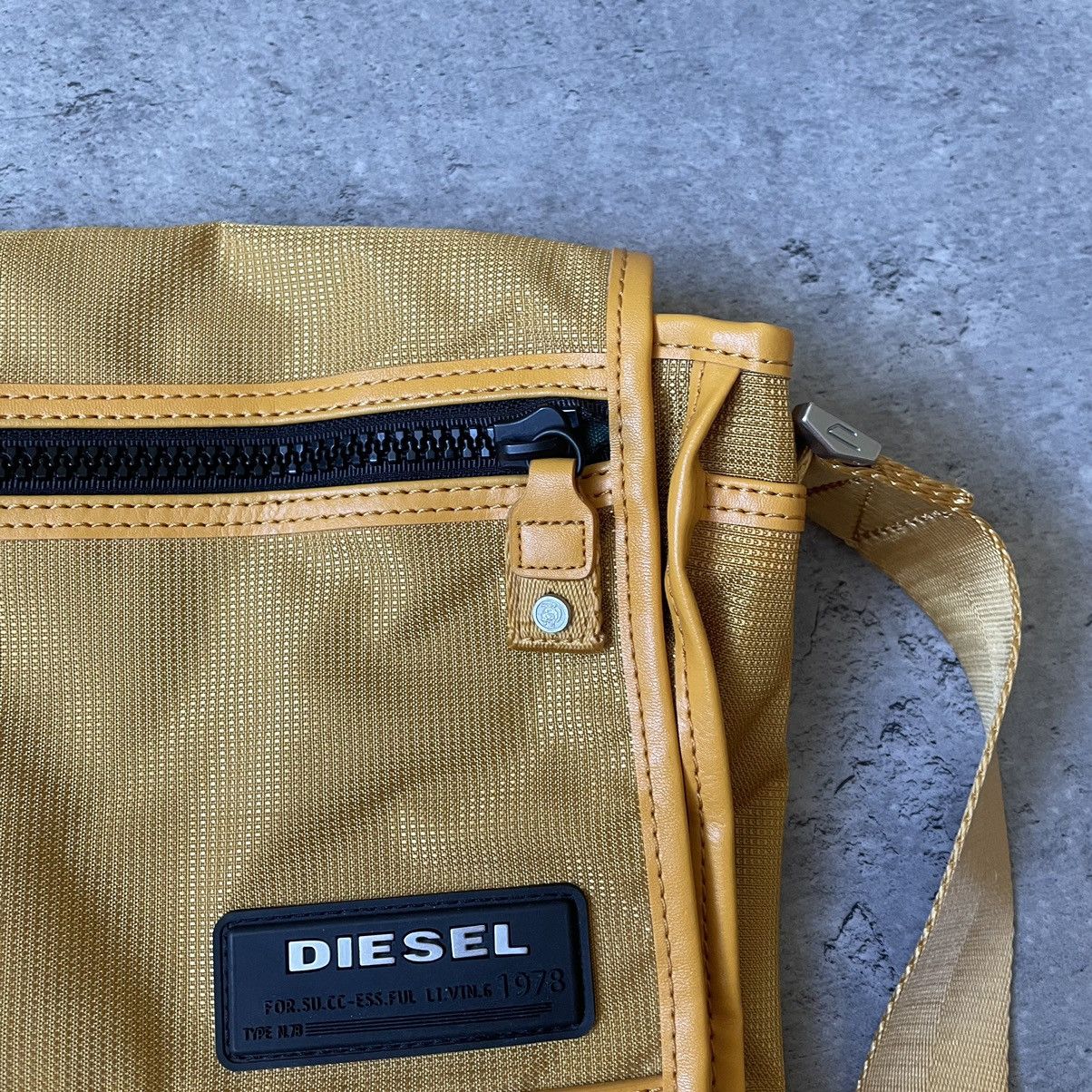 Diesel × Diesel Black Gold × Vintage Vintage Diesel For Successful Living Bag Freaitag Style Size ONE SIZE - 12 Thumbnail