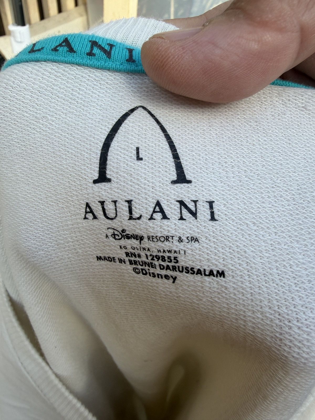 Disney PreOwned Aulani Disney Hawaii Duffy Bear Sweater Women's L Size L / US 10 / IT 46 - 4 Thumbnail