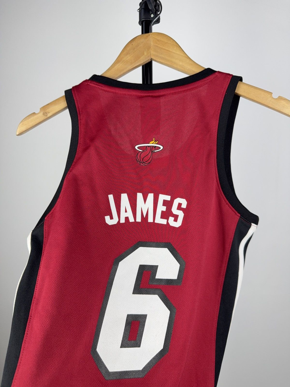 NBA LeBron James #6 Miami Heat Adidas Jersey Small Vintage NBA Size US S / EU 44-46 / 1 - 7 Thumbnail