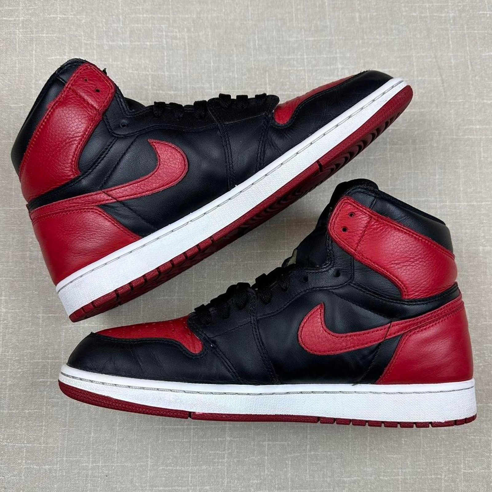 Jordan Brand 2016 Jordan 1 High "Bred/Banned" Size US 12 / EU 45 - 4 Thumbnail