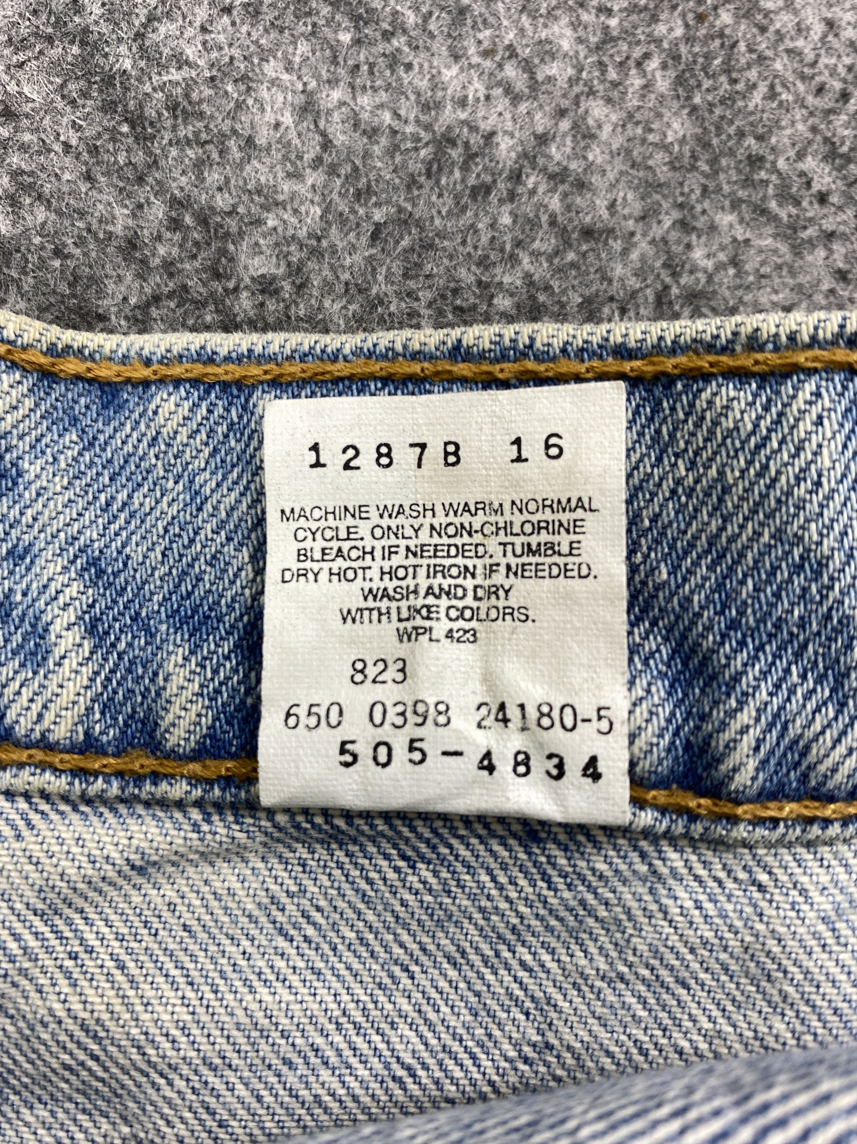 Levi's Light Blue Wash Vintage Levi's 505 35x31 Denim -JN1297 Size US 35 - 9 Thumbnail