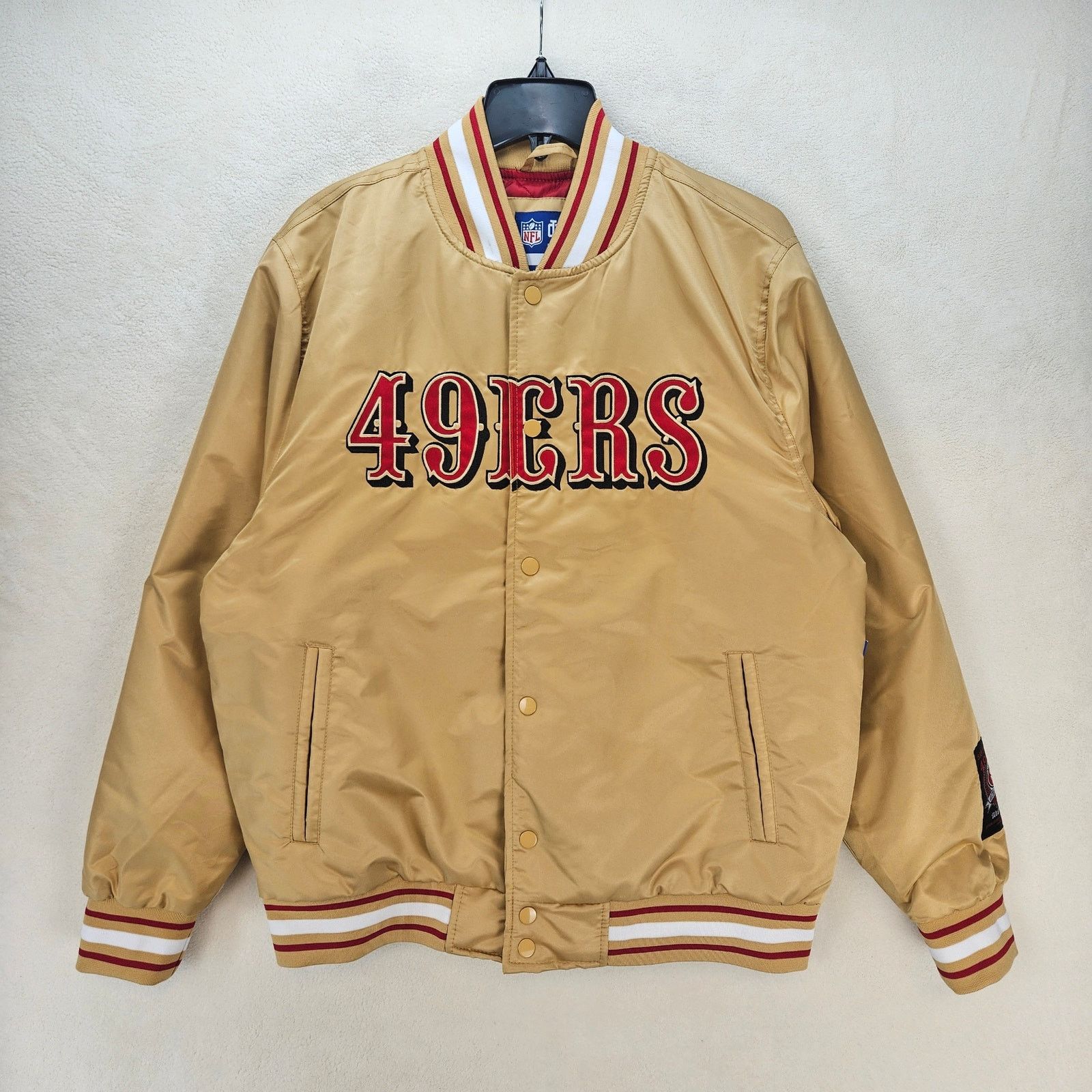 Altra ULTRA GAME MEN'S MEDIUM SAN FRANCISCO 49ERS VARSITY SATIN Size US M / EU 48-50 / 2 - 1 Thumbnail
