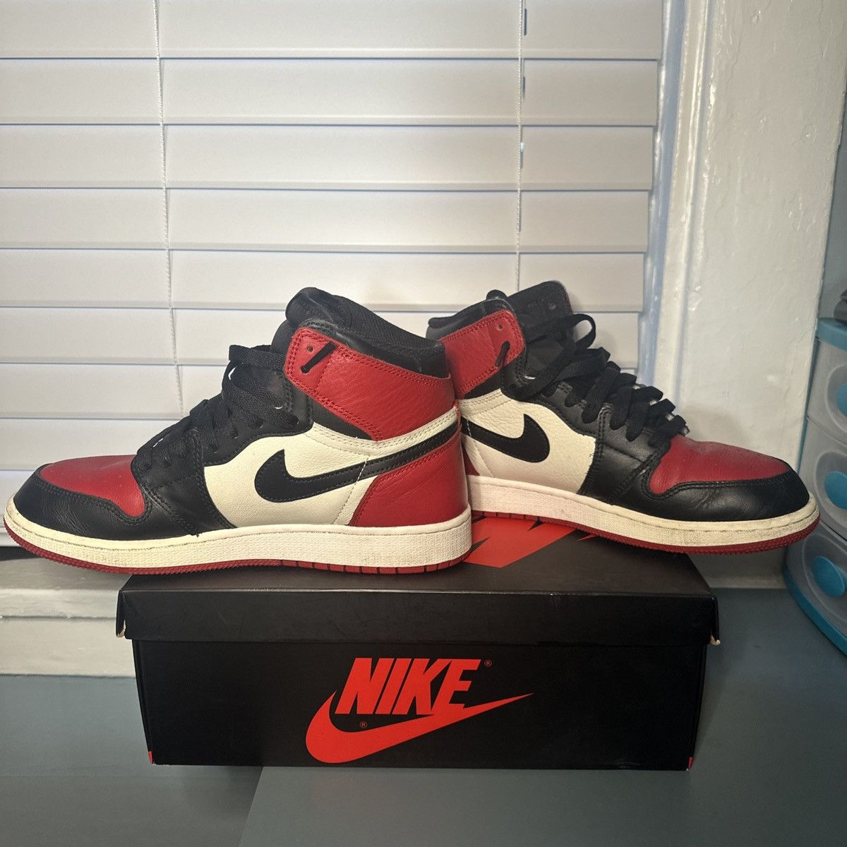 Jordan Brand × Nike Air Jordan 1 Retro High OG BG "Bred Toe" US 7Y Size US 7 / EU 40 - 6 Thumbnail