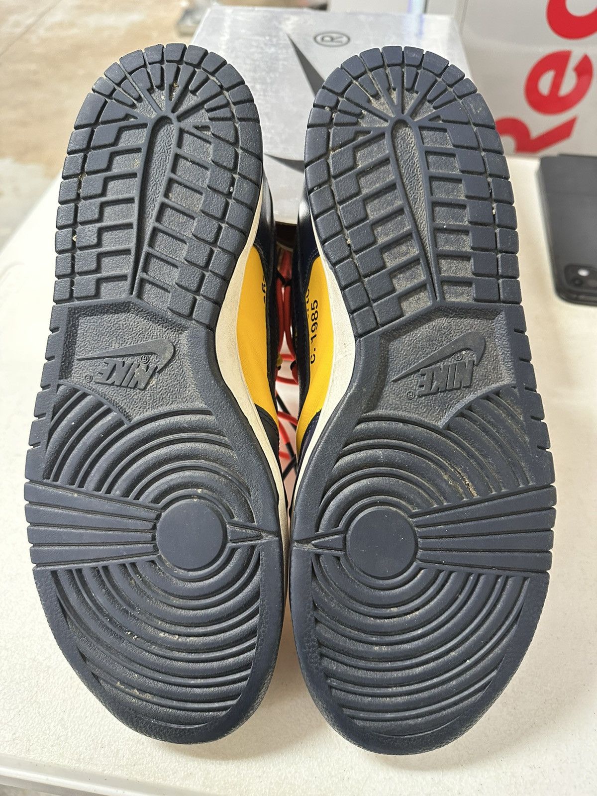 Nike × Off-White Nike dunk low offwhite university gold Size US 11 / EU 44 - 9 Thumbnail