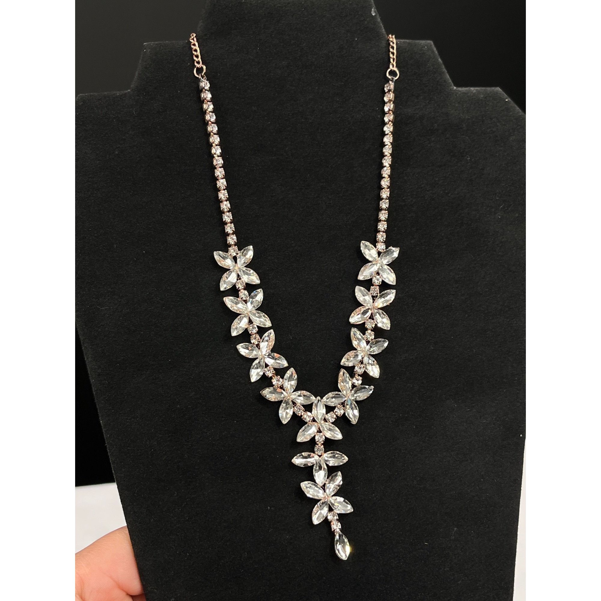 Designer Elegant Crystal Rhinestone SKU 7860 Necklace With Floral Pen Size ONE SIZE - 2 Thumbnail