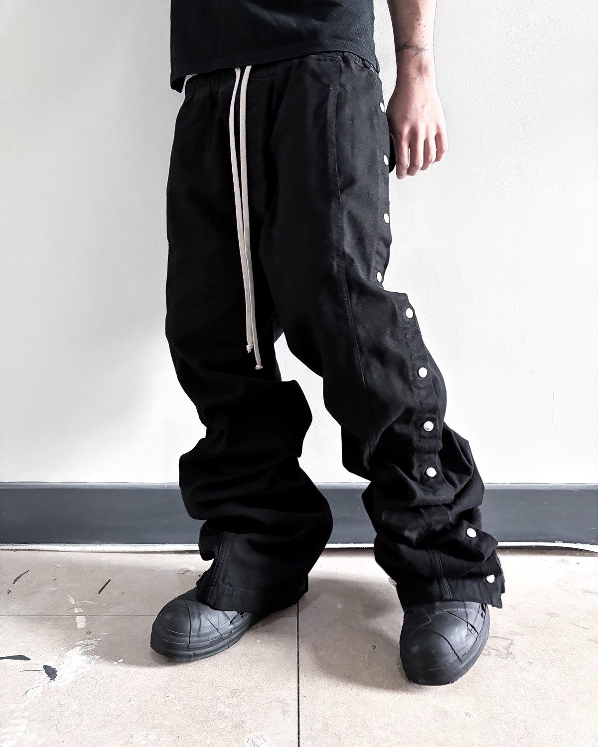 Rick Owens S/S25 “HOLLYWOOD” CANVAS PUSHER PANTS Size US 30 / EU 46 - 2 Thumbnail