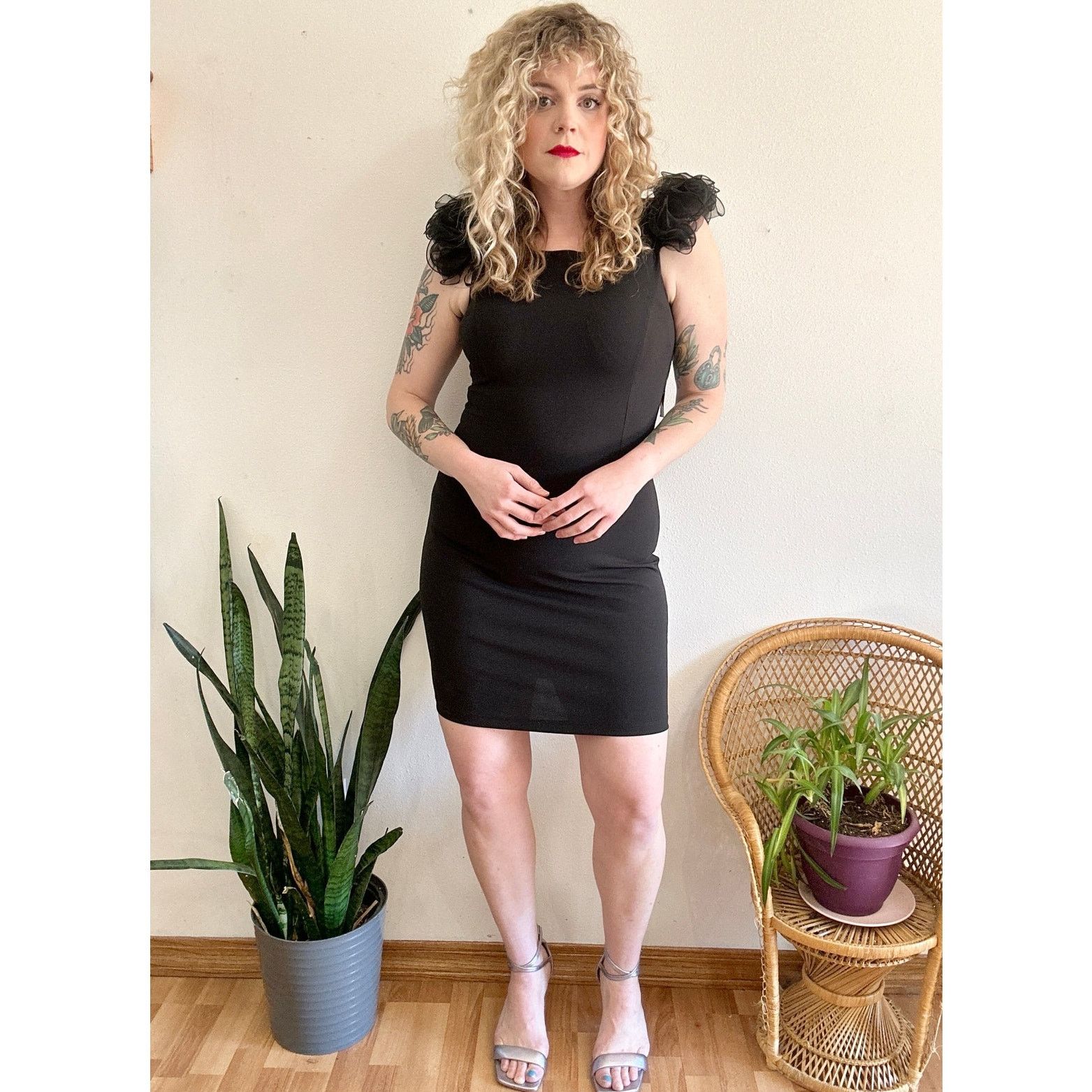 Other NWT Glamour Puff Shoulder Black Cocktail Dress size 6 Size M / US 6-8 / IT 42-44 - 1 Thumbnail