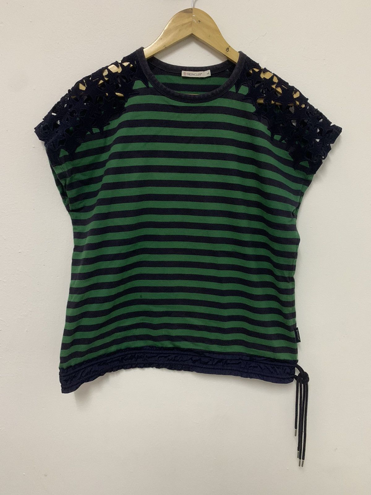 Moncler MONCLER MAGLIA GIROCOLLO SLEEVELESS Size L / US 10 / IT 46 - 1 Thumbnail