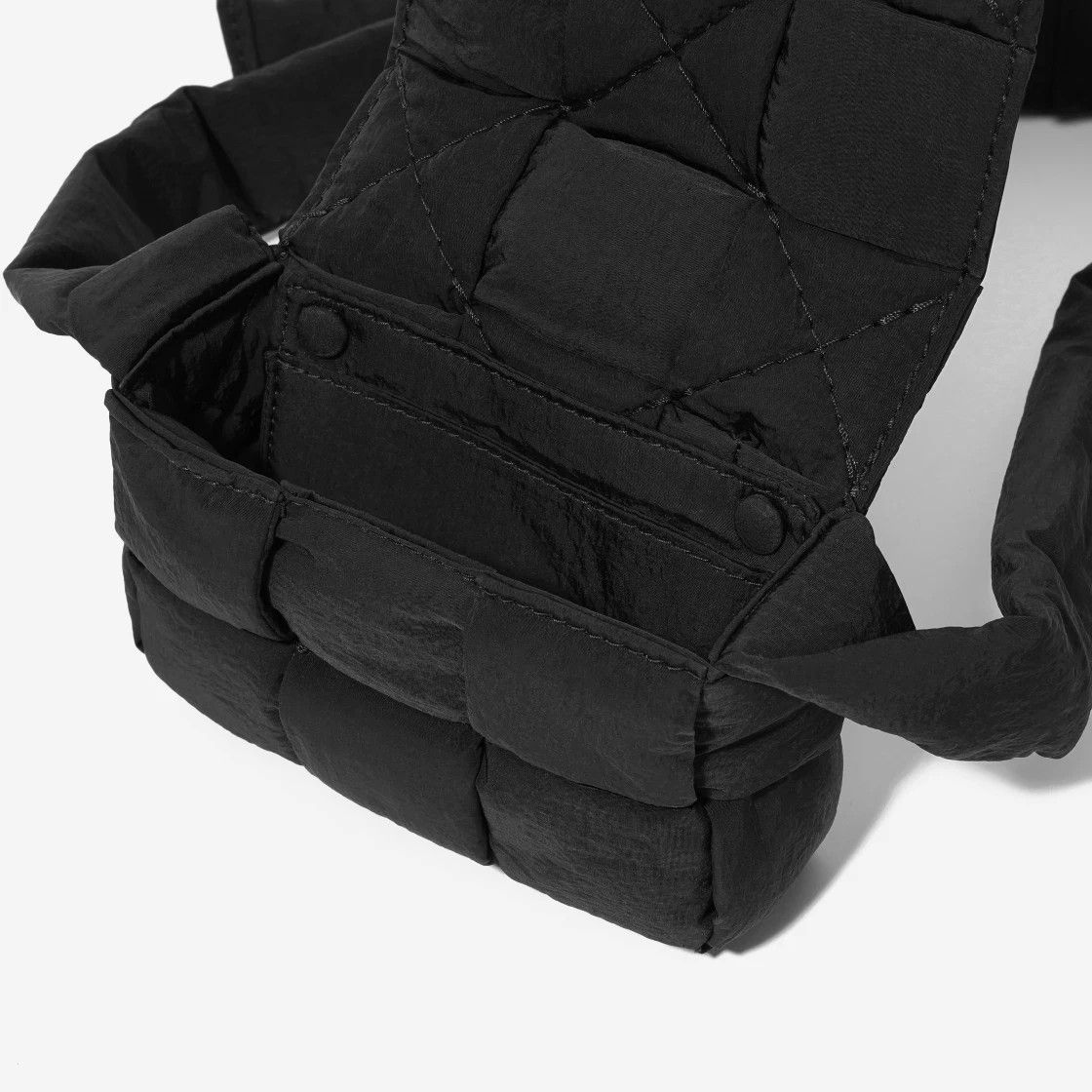 Bottega Veneta o1n1vont0125 Size: OS / Mini Padded Tech Cassette Bag Size ONE SIZE - 4 Thumbnail