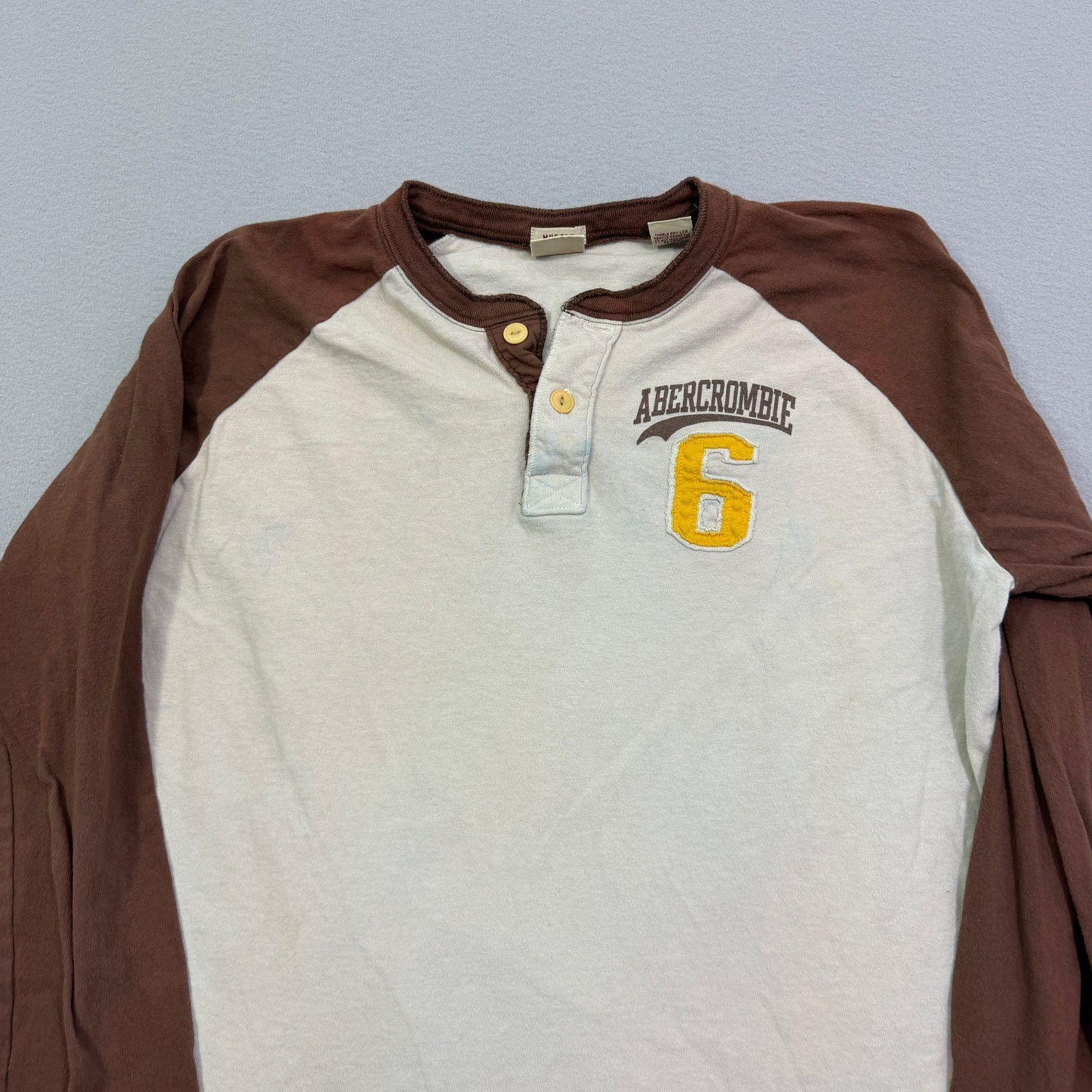 Abercrombie & Fitch Abercrombie & Fitch Henley Muscle Shirt Men's XL White Size US XL / EU 56 / 4 - 2 Thumbnail